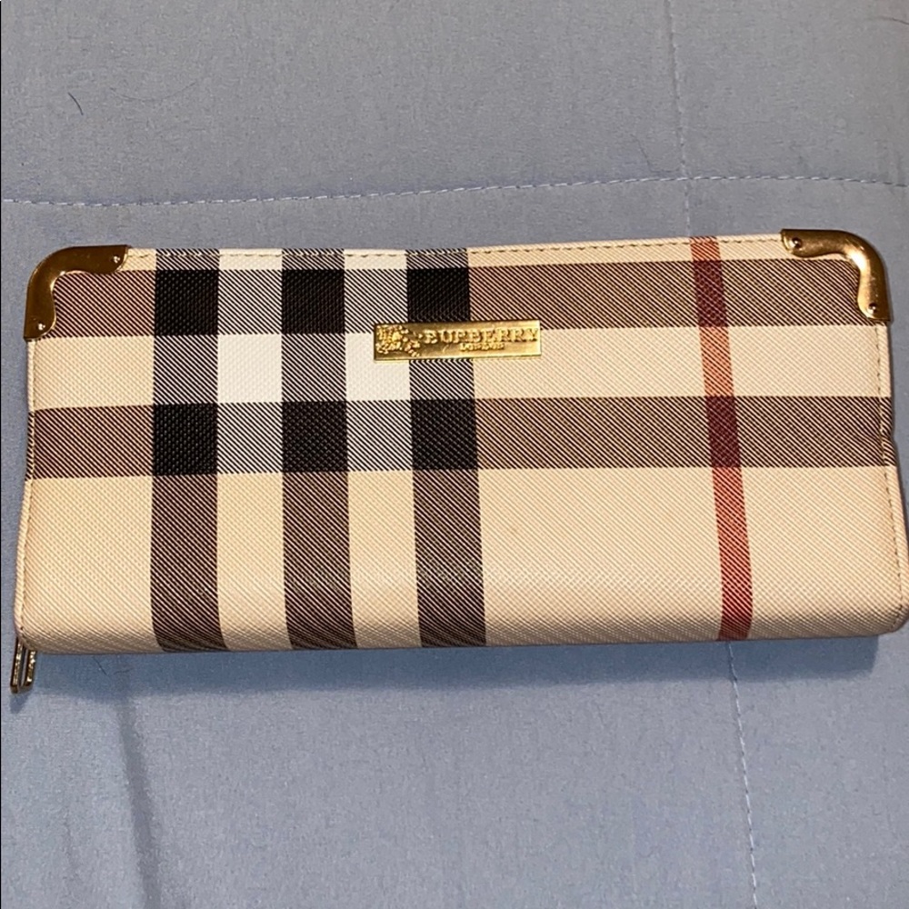 Burberry Vintage Checkered Wallet
